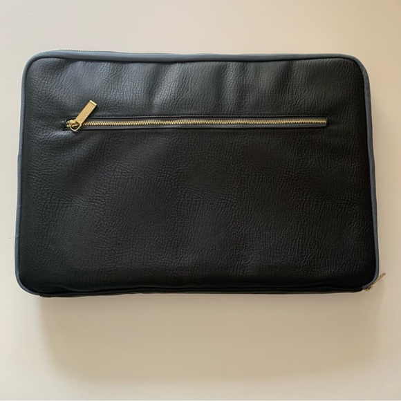 Van Goddy | Laptop case | Very padded, multiple pockets and sections | 18 “ - Picture 1 of 6
